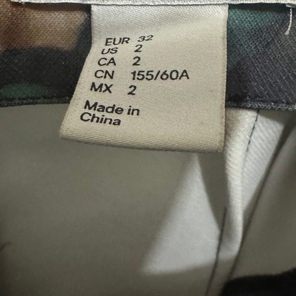 300 H&M | EUC Women’s Teal Black Floral High-Waist Midi Pencil Skirt (Size 2) - Picture 6 of 15